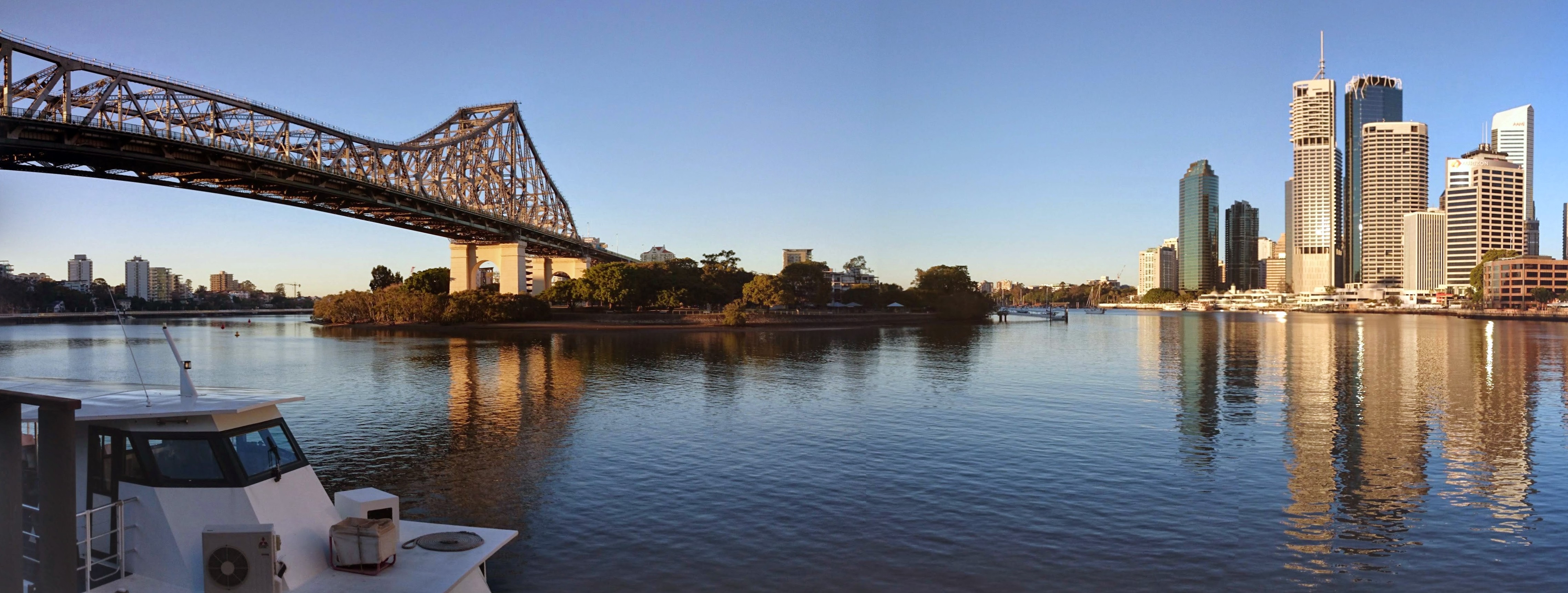 The Brisbane skyline and river